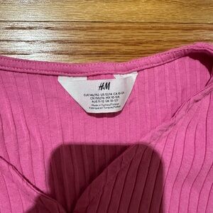 H&M pink sweater. Size 12/14.